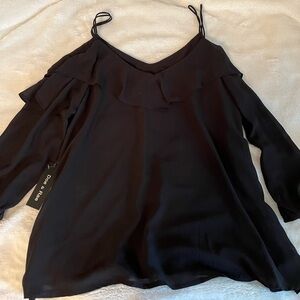 Doe & Rae off the shoulder shirt